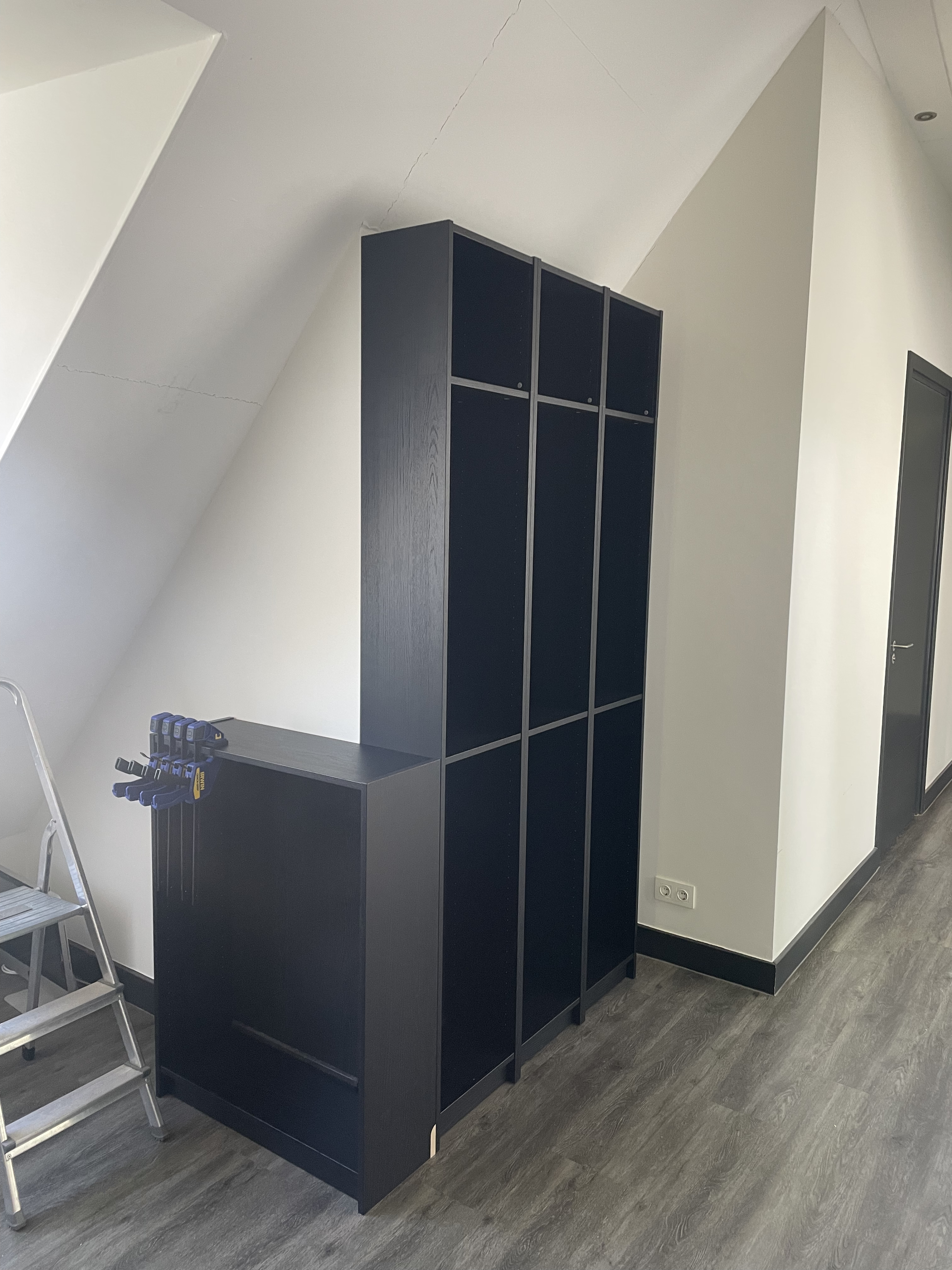L-vormige kast